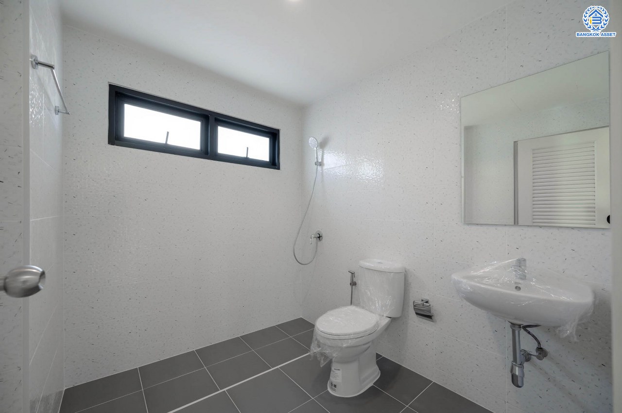 บ้านมือสองตกแต่งใหม่ โครงการ มณียา3 รัตนาธิเบศร์-ท่าอิฐ แบรนด์ Property Perfect หลังใหญ่ เนื้อที่ 61.3 ตร.ว. ฟังก์ชันครบ 3 ห้องนอน 2 ห้องน้ำ 1 ห้องอเนกประสงค์ 3 ที่จอดรถ บนทำเลเชื่อมต่อถนนรัตนาธิเบศร์ และถนนราชพฤกษ์ ใจกลาง 2 เซ็นทรัลฯ ใกล้ MRT "สถานีบางรักน้อยท่าอิฐ" และทางด่วน "งามวงศ์วาน"